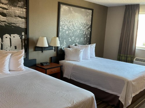 Super 8 by Wyndham Colorado Springs Airport - image 15