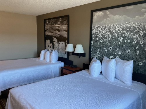 Super 8 by Wyndham Colorado Springs Airport - image 7