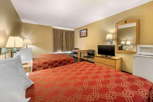 Econo Lodge Airport/Colorado Springs - image 23