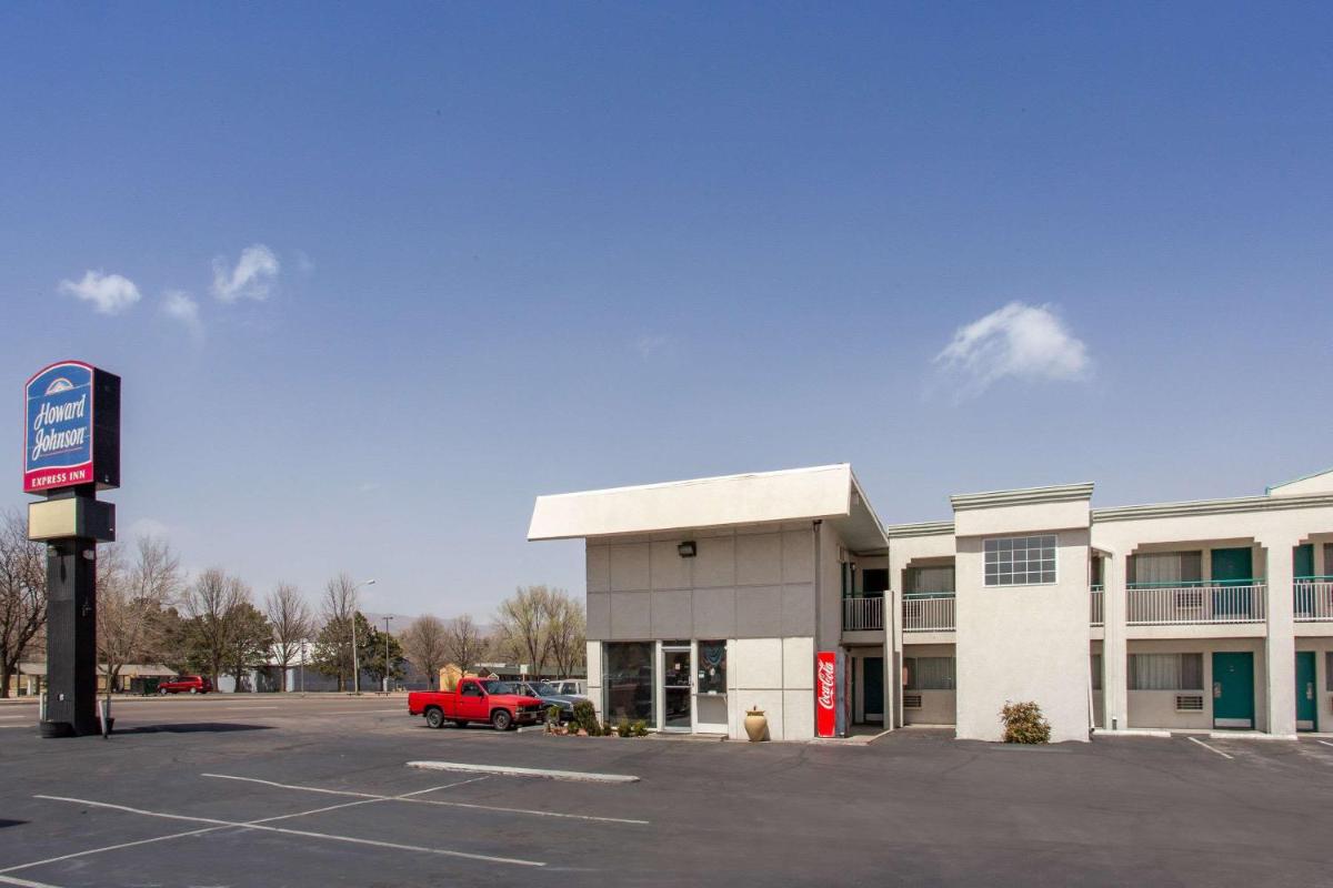 Howard Johnson by Wyndham Colorado Springs - main image