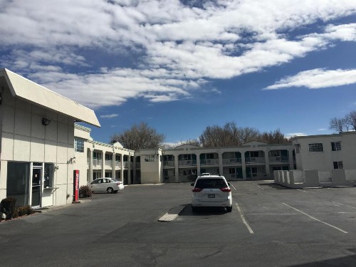 Howard Johnson by Wyndham Colorado Springs - image 15
