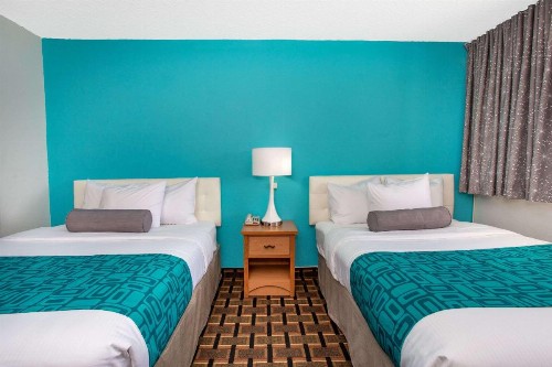 Howard Johnson by Wyndham Colorado Springs - image 22