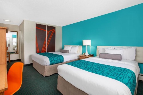 Howard Johnson by Wyndham Colorado Springs - image 5