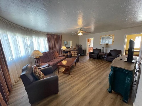 Rainbow Lodge and Inn - image 20