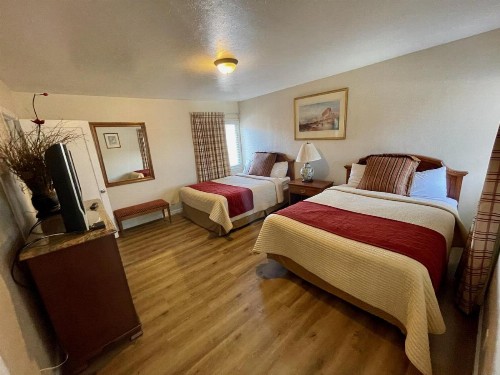 Rainbow Lodge and Inn - image 21