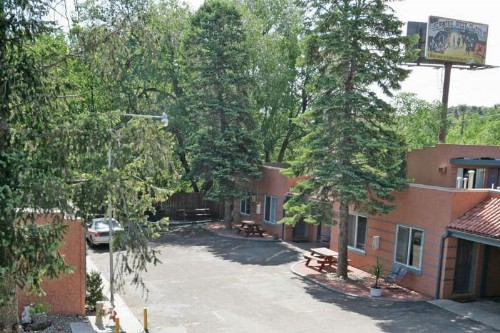 Rainbow Lodge and Inn - image 29