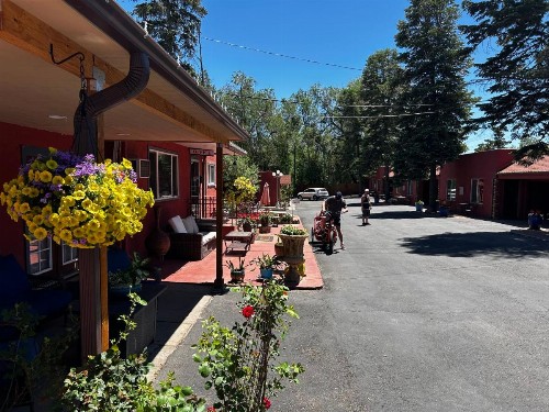 Rainbow Lodge and Inn - image 31