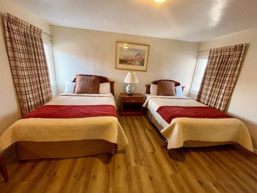 Rainbow Lodge and Inn - image 4