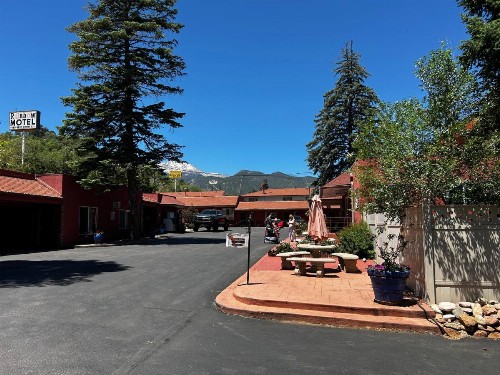 Rainbow Lodge and Inn - image 6