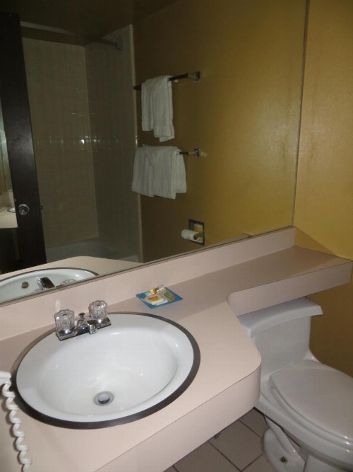 Days Inn by Wyndham Colorado Springs/Garden of the Gods - image 18