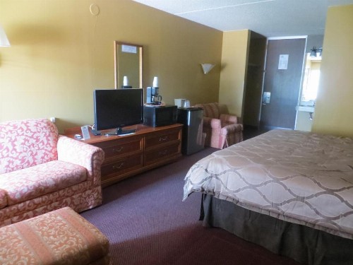 Days Inn by Wyndham Colorado Springs/Garden of the Gods - image 36