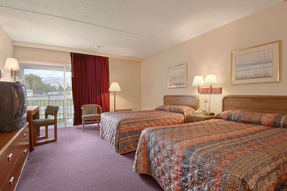 Days Inn by Wyndham Colorado Springs/Garden of the Gods - image 4