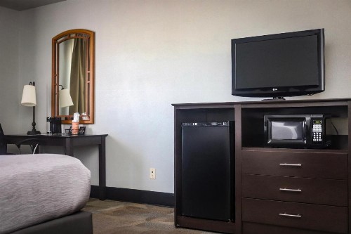 Quality Inn Colorado Springs Airport - image 11