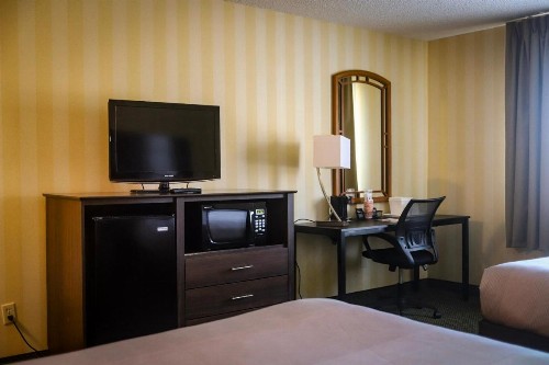 Quality Inn Colorado Springs Airport - image 16