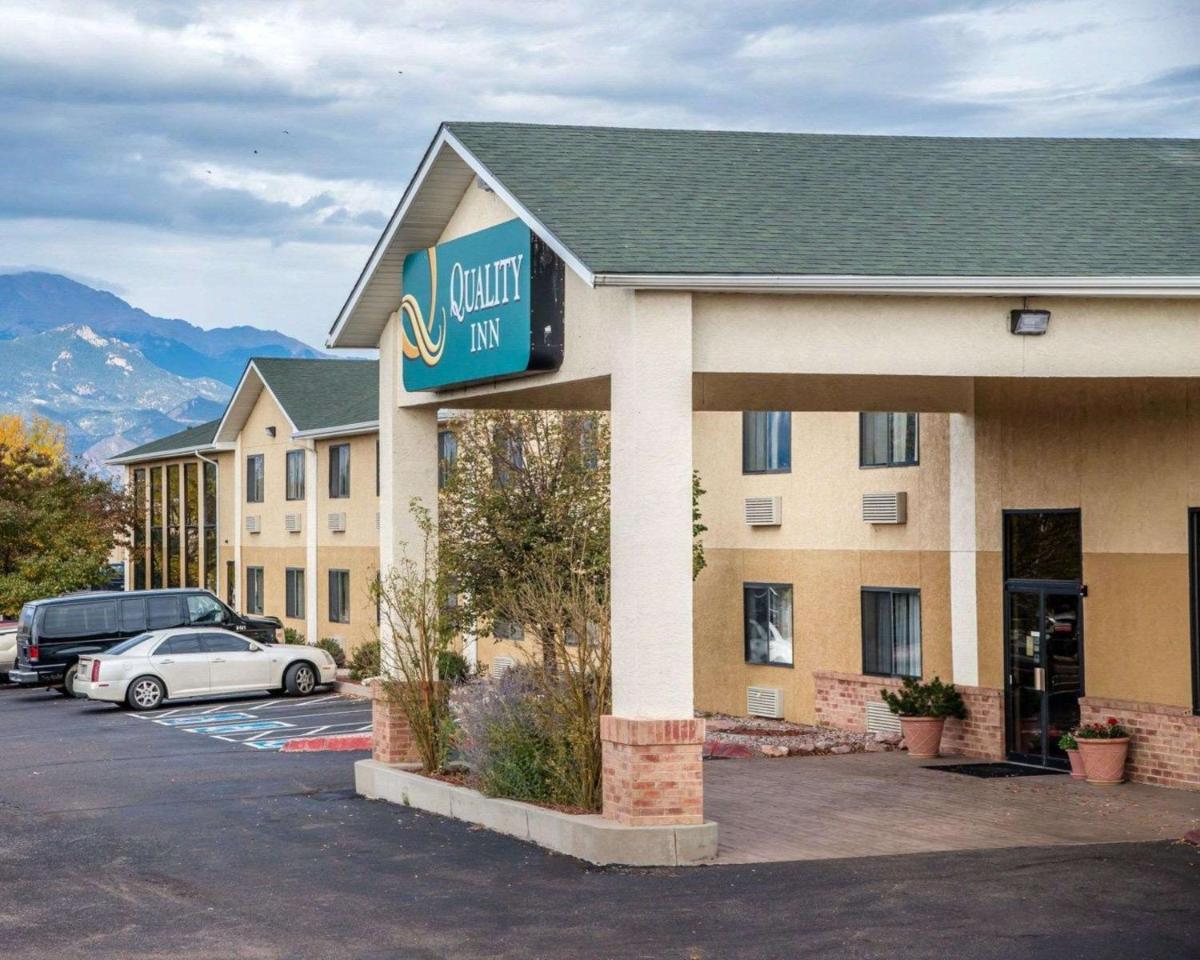 Quality Inn Colorado Springs Airport - image 2