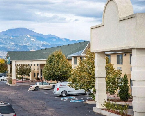 Quality Inn Colorado Springs Airport - image 3
