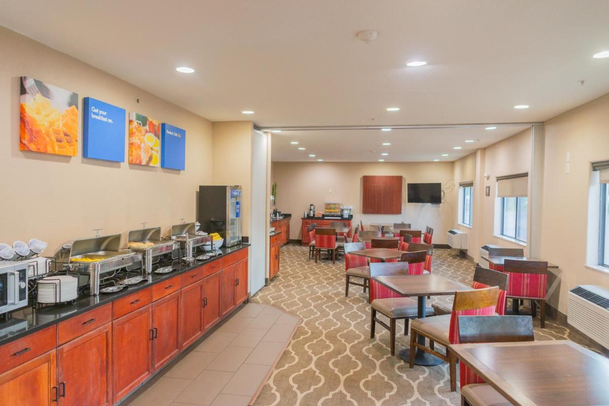 Comfort Inn North Colorado Springs - image 4