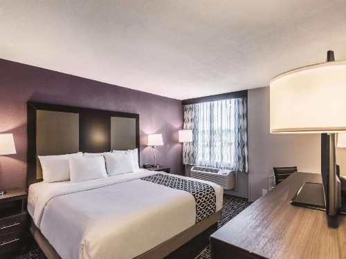 La Quinta by Wyndham Colorado Springs North - image 3