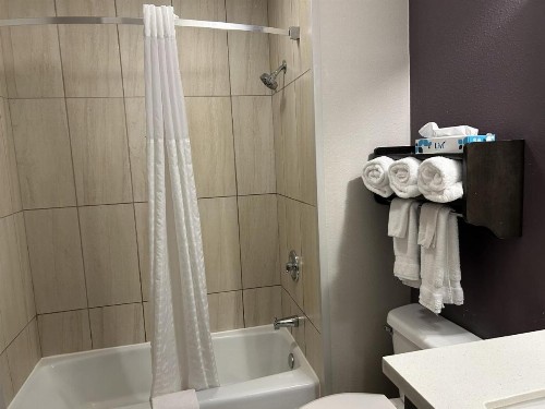 La Quinta by Wyndham Colorado Springs North - image 8