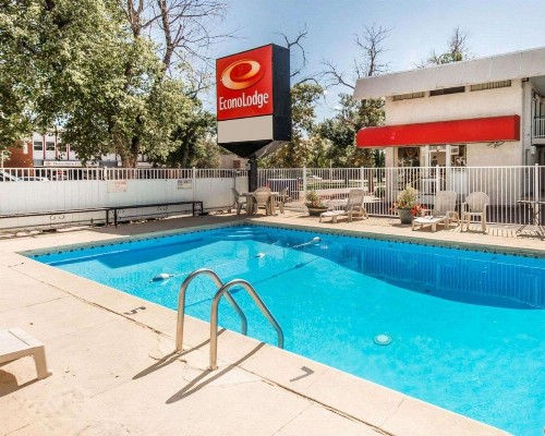 Econo Lodge Downtown Colorado Springs - image 14