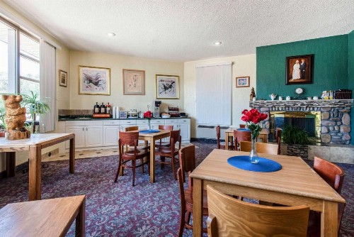 Rodeway Inn & Suites Colorado Springs - image 11