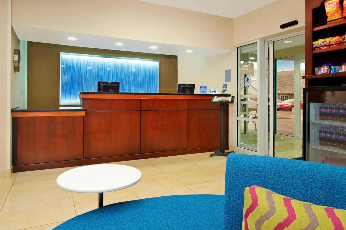 Fairfield Inn & Suites Colorado Springs South - image 3