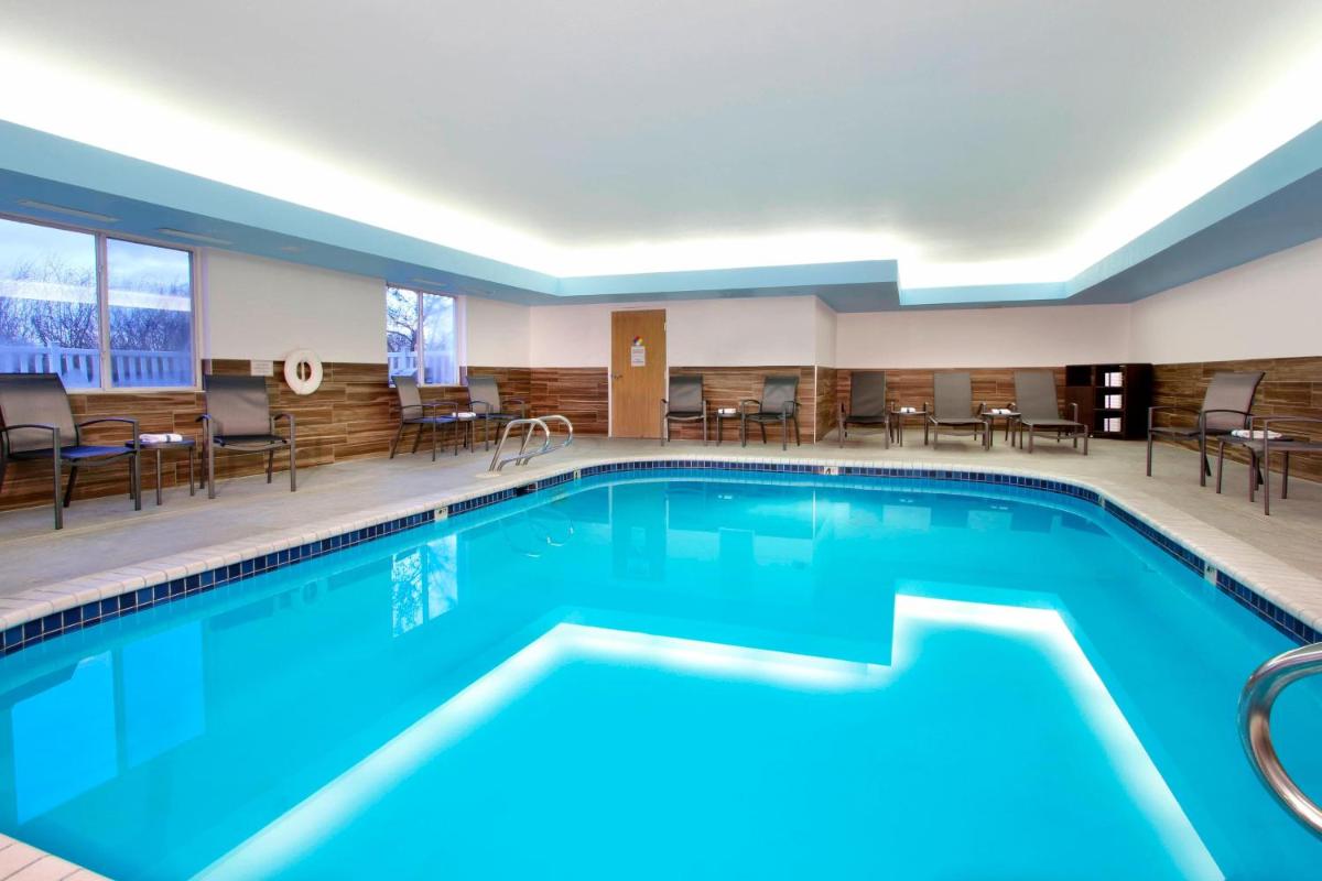 Fairfield Inn & Suites Colorado Springs South - image 7