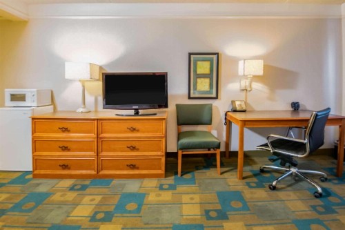 La Quinta by Wyndham Colorado Springs South AP - image 20