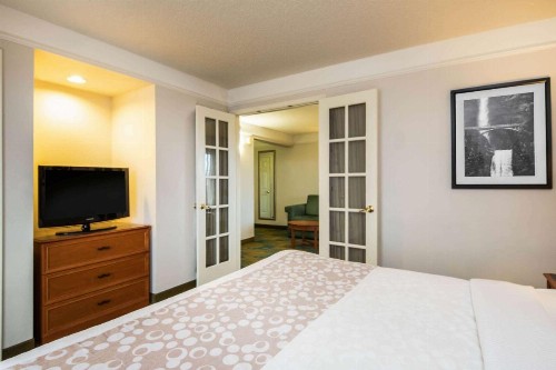 La Quinta by Wyndham Colorado Springs South AP - image 26