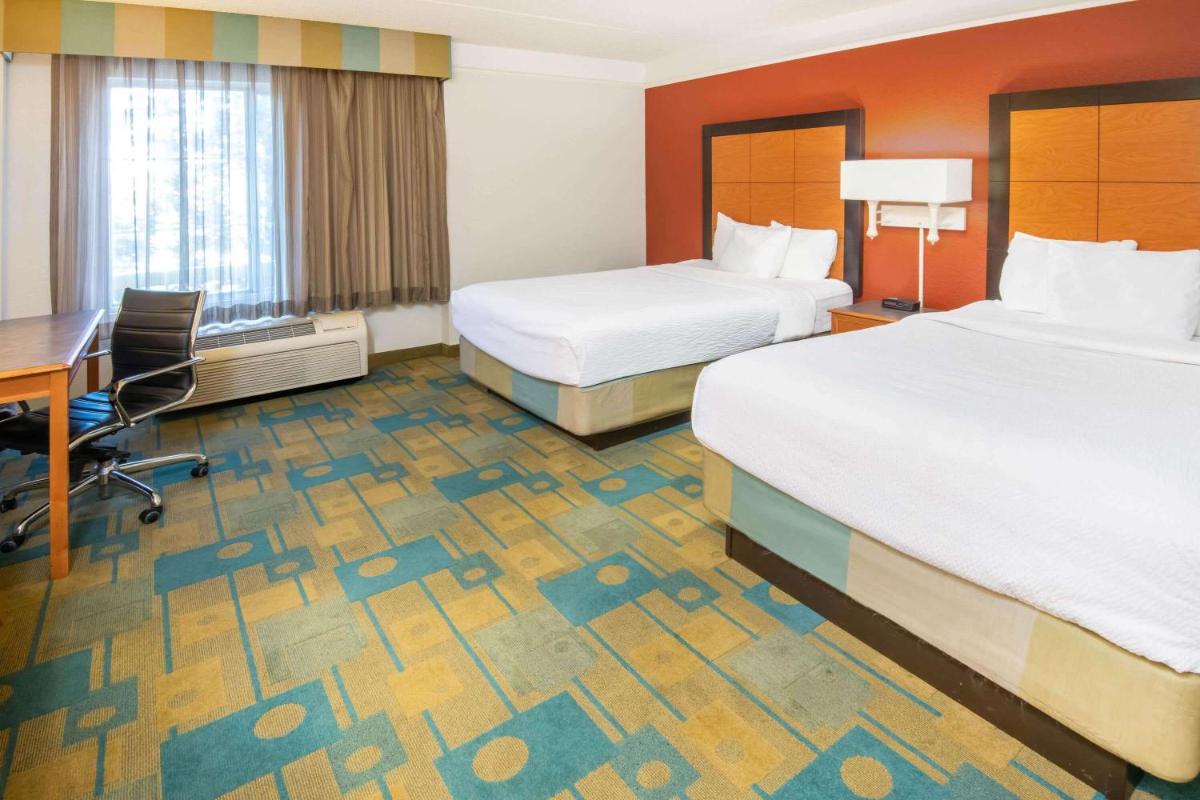 La Quinta by Wyndham Colorado Springs South AP - image 3