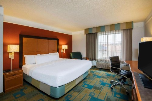 La Quinta by Wyndham Colorado Springs South AP - image 36