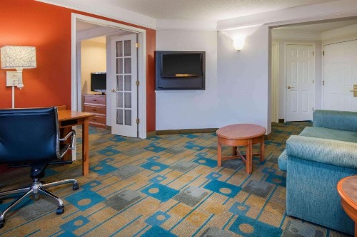 La Quinta by Wyndham Colorado Springs South AP - image 37