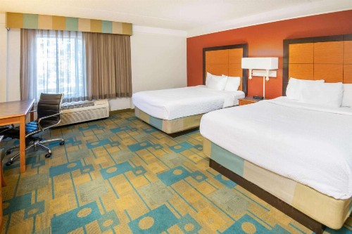 La Quinta by Wyndham Colorado Springs South AP - image 38
