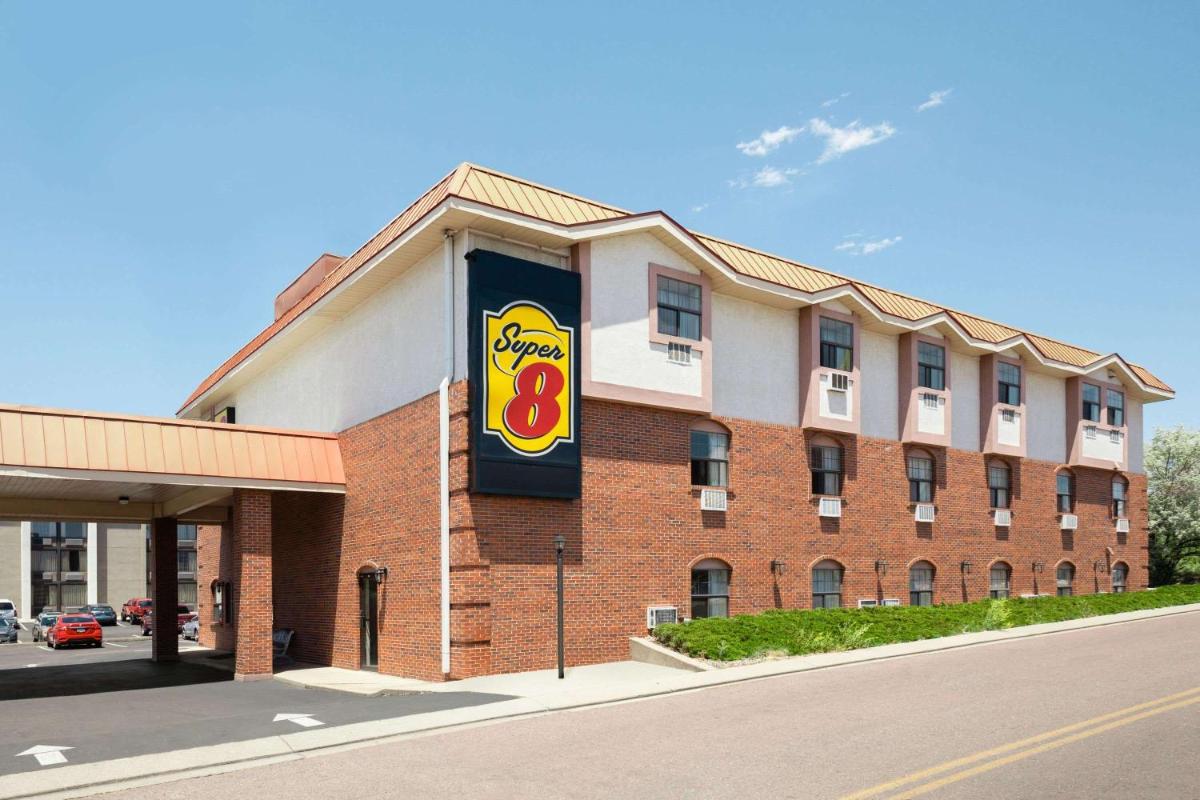 Super 8 by Wyndham Colorado Springs/Afa Area - main image