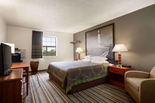 Super 8 by Wyndham Colorado Springs/Afa Area - image 18