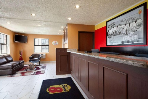 Super 8 by Wyndham Colorado Springs/Afa Area - image 19