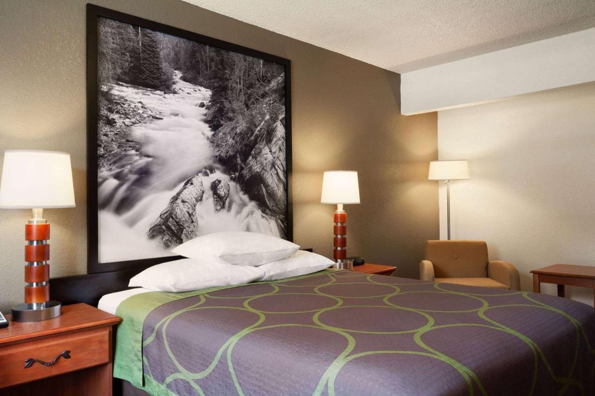Super 8 by Wyndham Colorado Springs/Afa Area - image 7