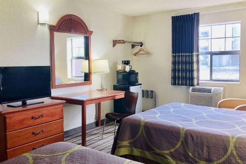 Super 8 by Wyndham Colorado Springs/Afa Area - image 8