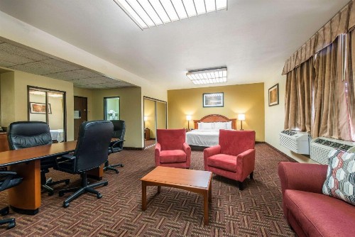 Quality Inn South Colorado Springs - image 11