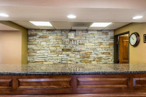 Quality Inn South Colorado Springs - image 2