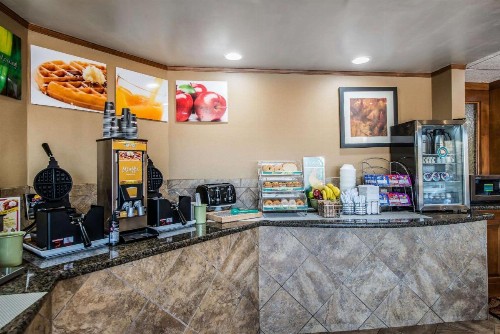 Quality Inn South Colorado Springs - image 21