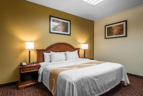 Quality Inn South Colorado Springs - image 22