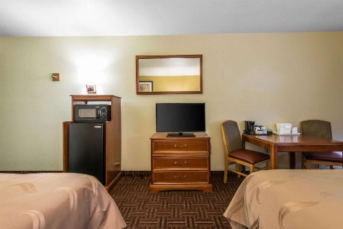 Quality Inn South Colorado Springs - image 27