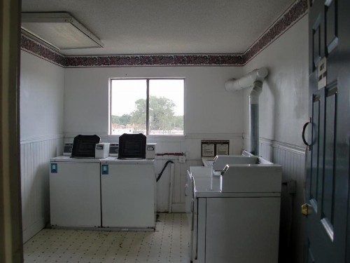TravelStar Inn & Suites - image 15