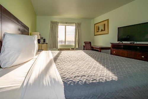 Rodeway Inn Central Colorado Springs - image 11