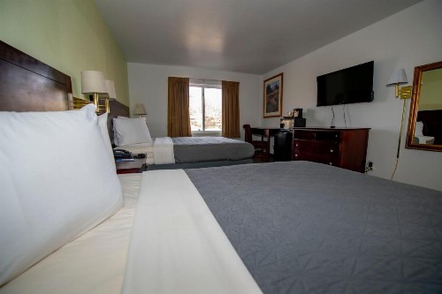 Rodeway Inn Central Colorado Springs - image 14