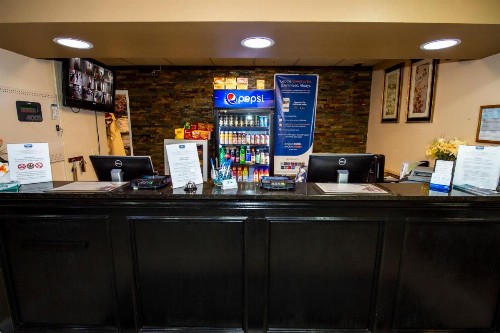 Rodeway Inn Central Colorado Springs - image 21