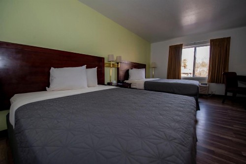 Rodeway Inn Central Colorado Springs - image 3