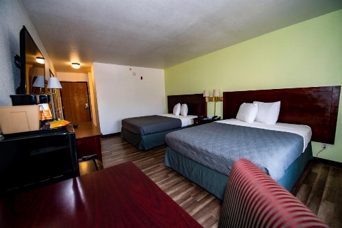 Rodeway Inn Central Colorado Springs - image 32