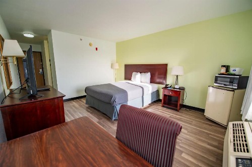 Rodeway Inn Central Colorado Springs - image 42